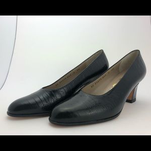 Vintage Salvatore Ferragamo Sz6.5 Embossed Leather